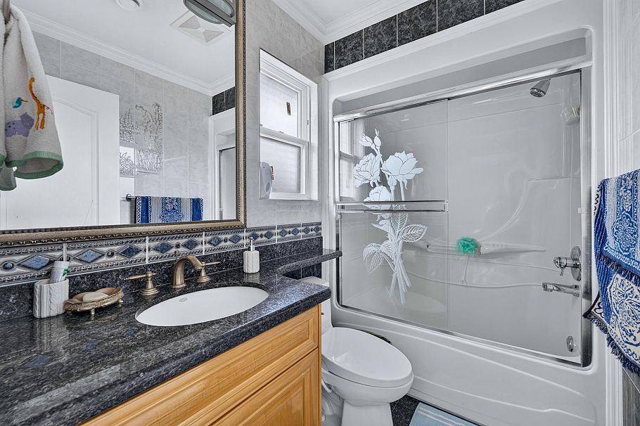 2420 Scarboro Avenue Vancouver, BC - 29