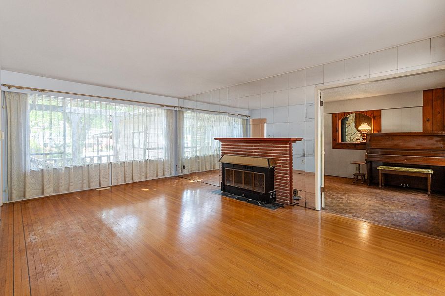 2495 Lauralynn Drive North Vancouver, BC - 14