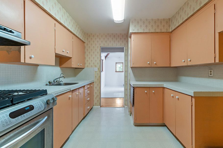 2495 Lauralynn Drive North Vancouver, BC - 20
