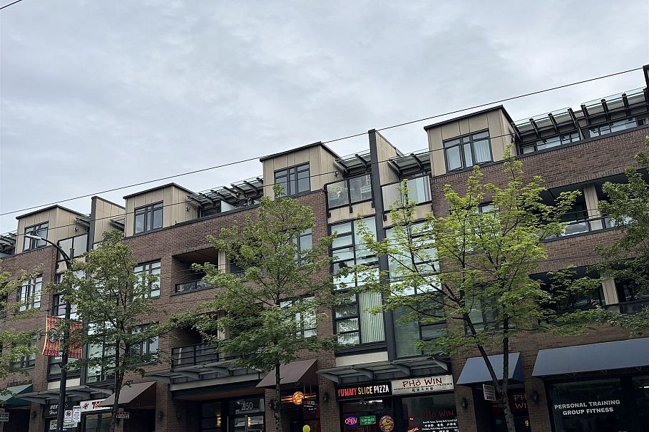 211 2150 E Hastings Street Vancouver, BC - 1