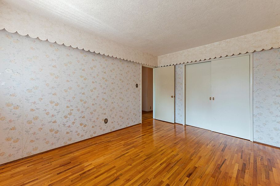 2495 Lauralynn Drive North Vancouver, BC - 26
