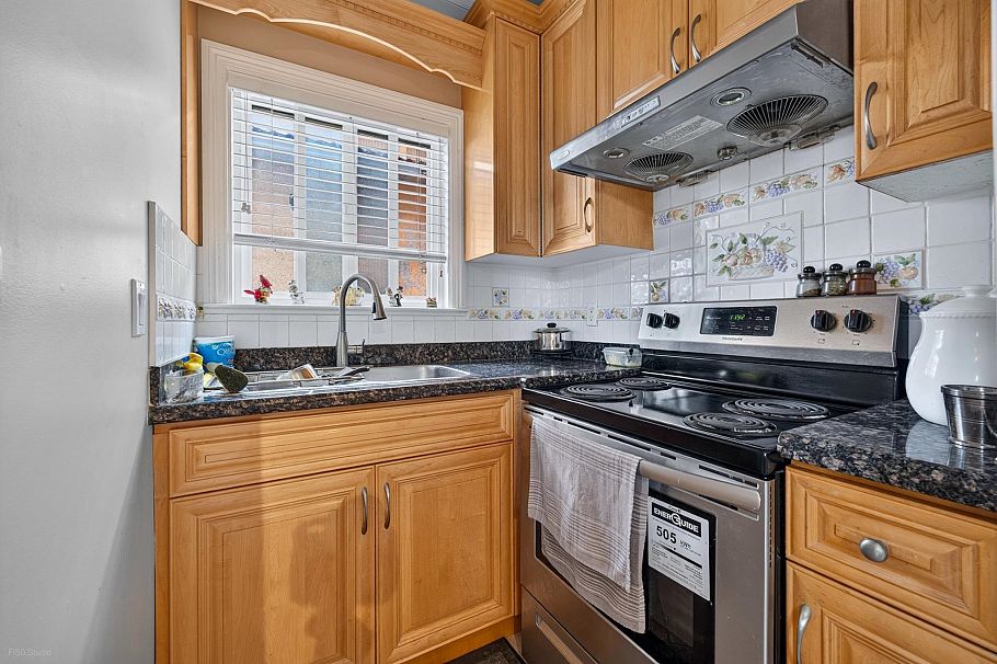 2420 Scarboro Avenue Vancouver, BC - 14