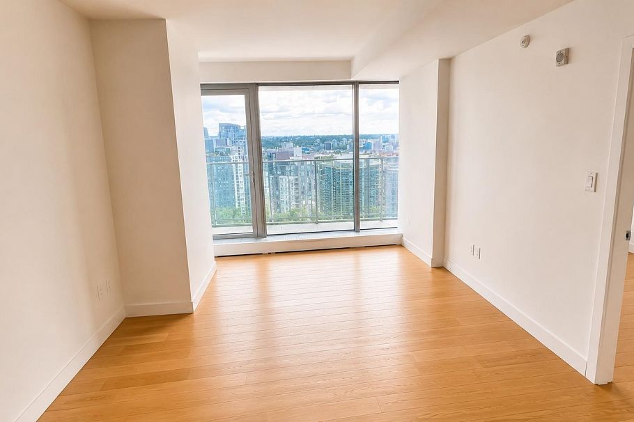 3901 1480 Howe Street Vancouver, BC - 4