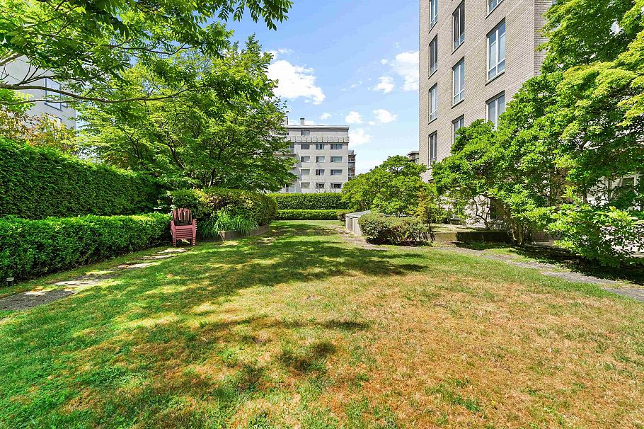 102 5850 Balsam Street Vancouver, BC - 10