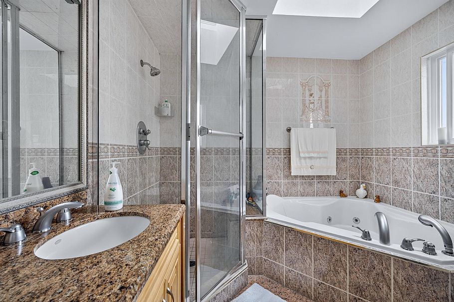 2420 Scarboro Avenue Vancouver, BC - 23