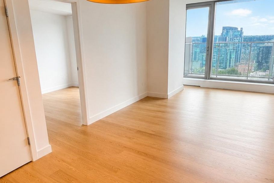3901 1480 Howe Street Vancouver, BC - 2