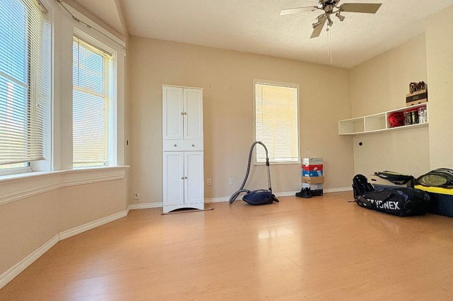 3034 Glen Drive Vancouver, BC - 12