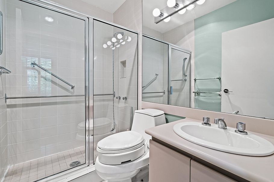 102 5850 Balsam Street Vancouver, BC - 33