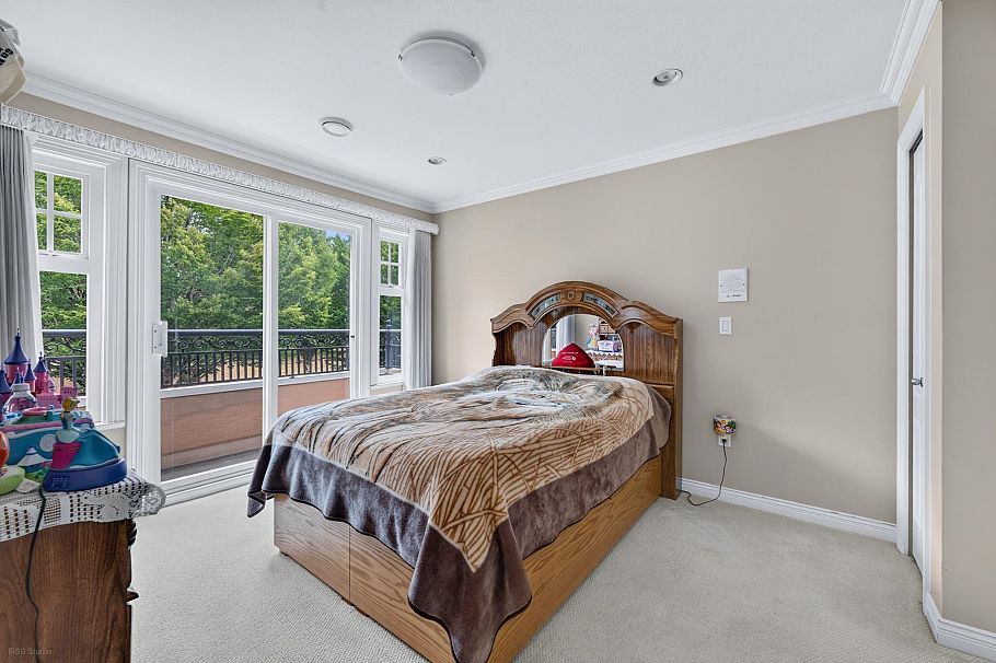 2420 Scarboro Avenue Vancouver, BC - 24