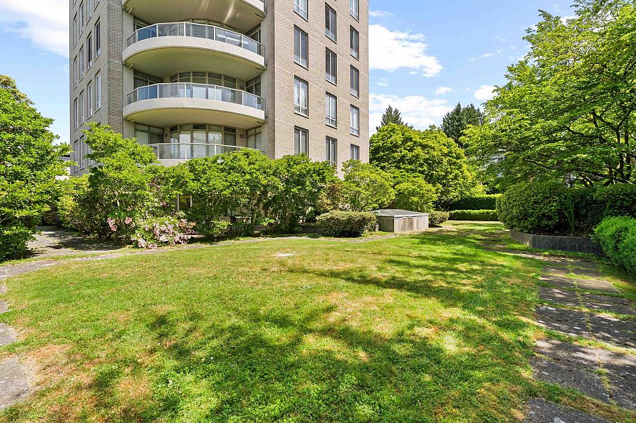 102 5850 Balsam Street Vancouver, BC - 7