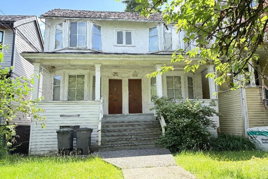 3034 Glen Drive Vancouver, BC - 15