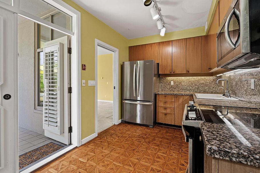 102 5850 Balsam Street Vancouver, BC - 14