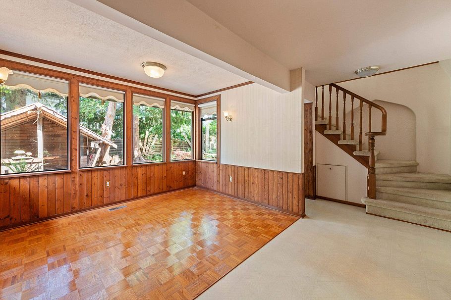 2495 Lauralynn Drive North Vancouver, BC - 11