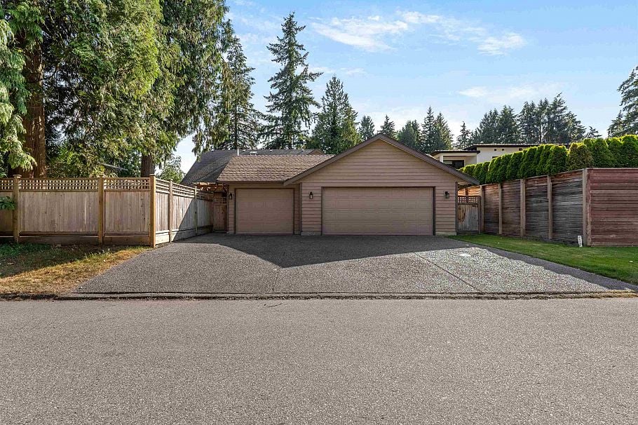 3538 Bluebonnet Road North Vancouver, BC - 27