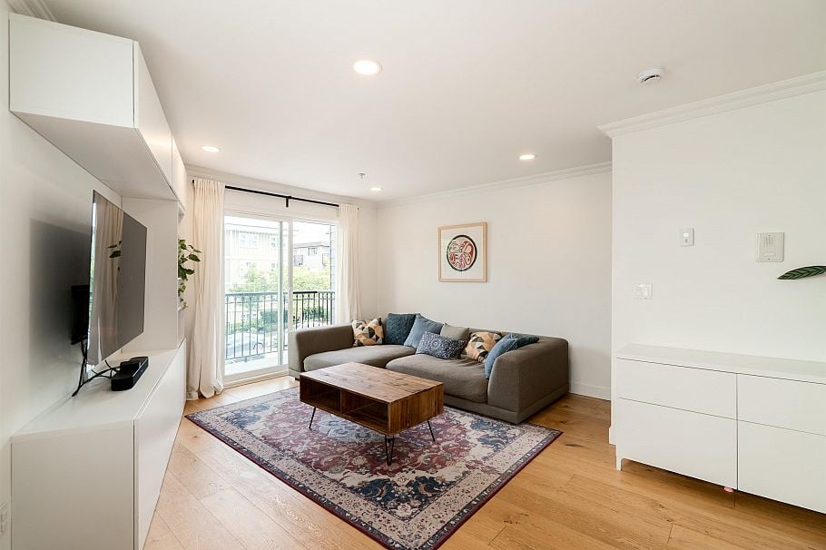 2042 Triumph Street Vancouver, BC - 23