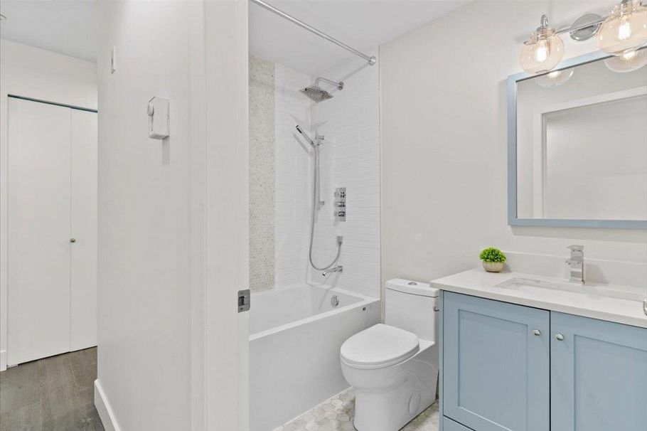 111 2688 Vine Street Vancouver, BC - 24