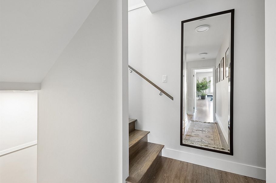 3 270 E 3rd Street North Vancouver, BC - 14