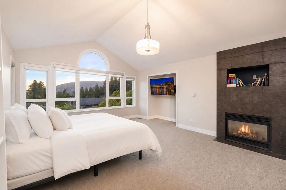 4350 Starlight Way North Vancouver, BC - 26