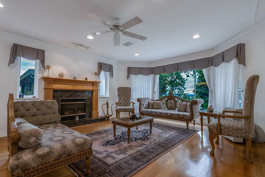 1224 E 14th Street North Vancouver, BC - 2