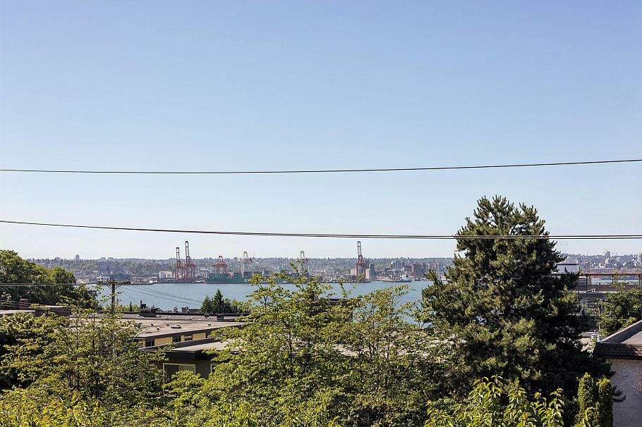 3 270 E 3rd Street North Vancouver, BC - 23