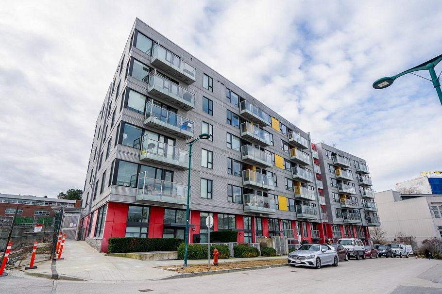 708 384 E 1st Avenue Vancouver, BC - 2