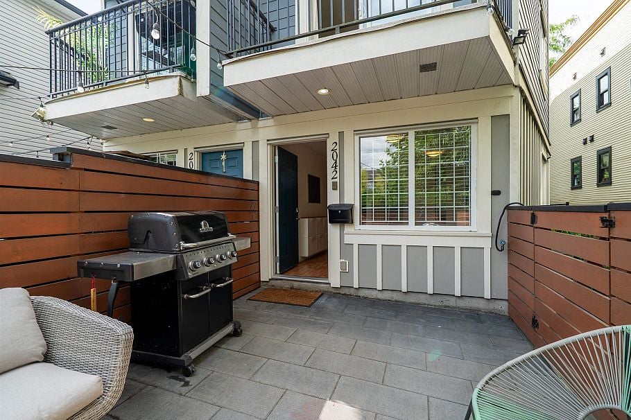 2042 Triumph Street Vancouver, BC - 5