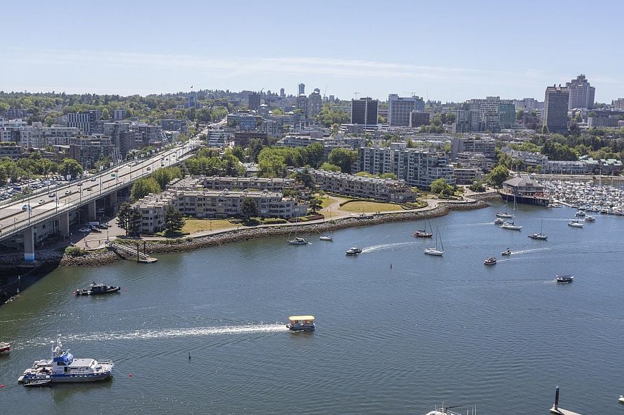 2505 1033 Marinaside Crescent Vancouver, BC - 32
