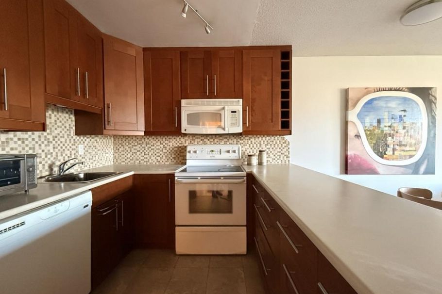 302 1877 W 5th Avenue Vancouver, BC - 6