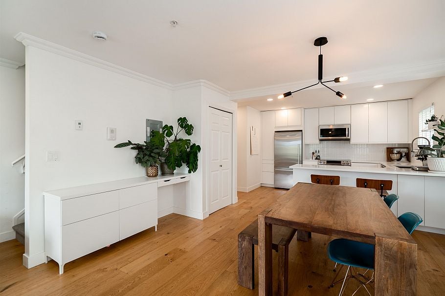 2042 Triumph Street Vancouver, BC - 21