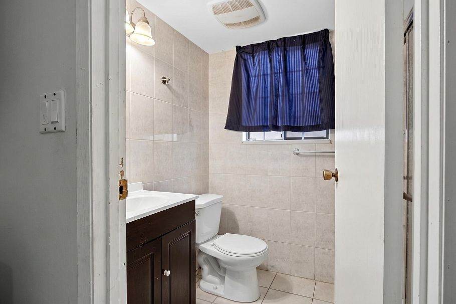 2871 E 18th Avenue Vancouver, BC - 16