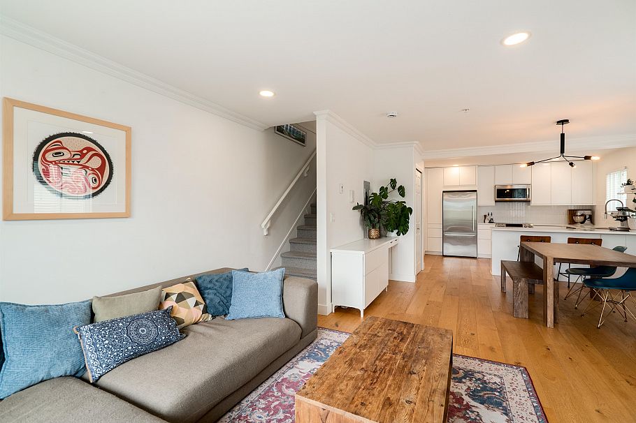 2042 Triumph Street Vancouver, BC - 27