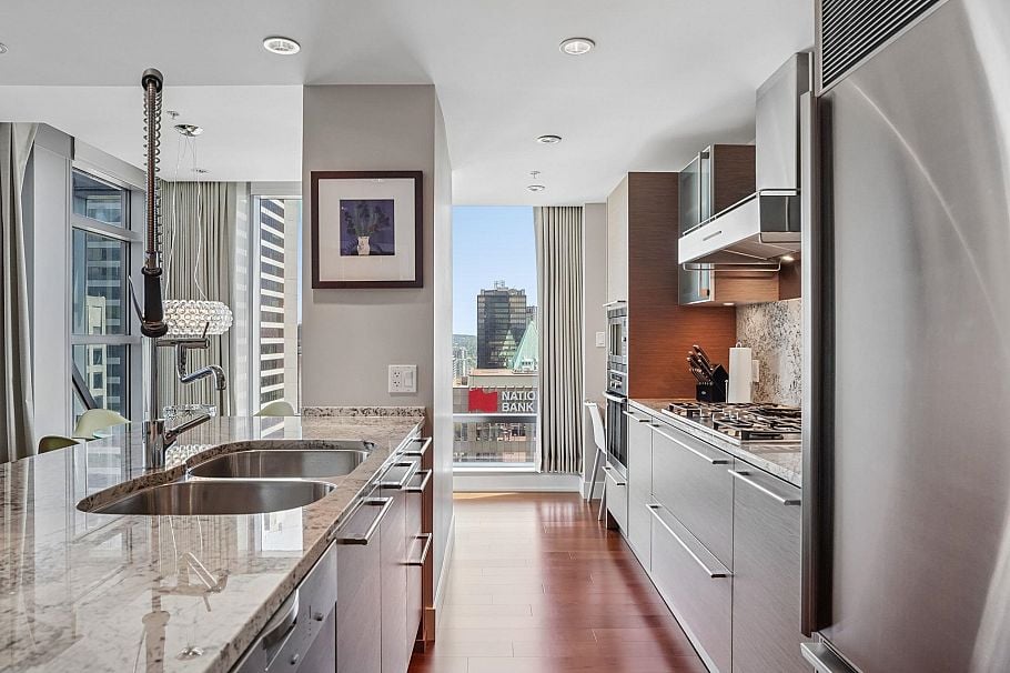 3305 1111 Alberni Street Vancouver, BC - 17