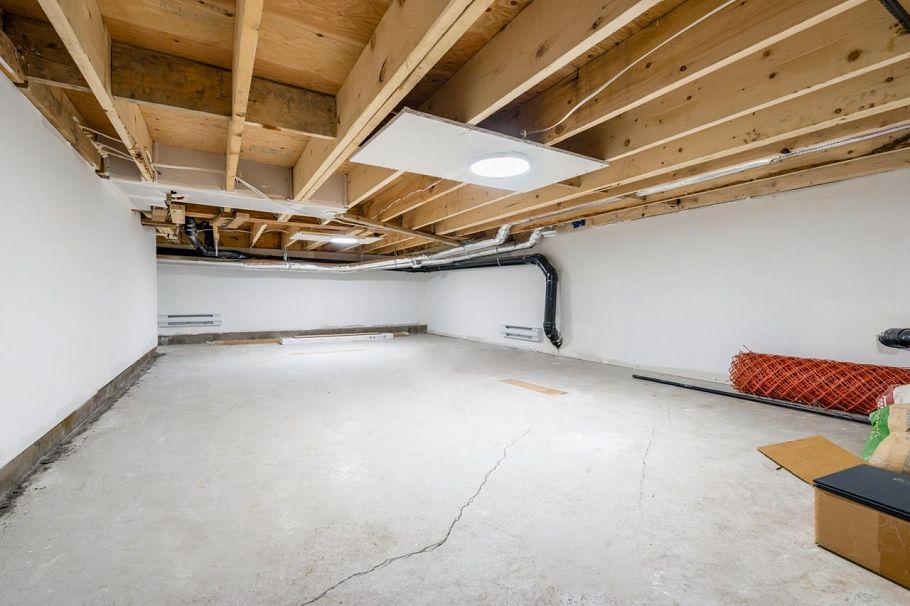 2078 W 57th Avenue Vancouver, BC - 34