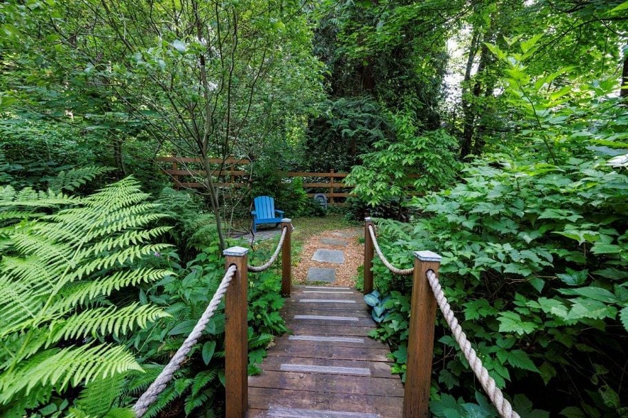 461 E St. James Road North Vancouver, BC - 39