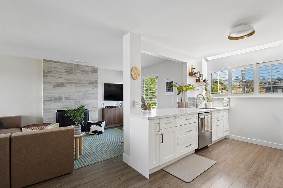 3 270 E 3rd Street North Vancouver, BC - 16