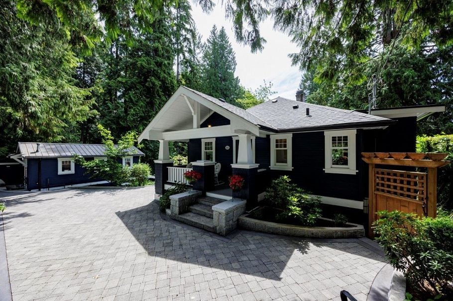 461 E St. James Road North Vancouver, BC - 1