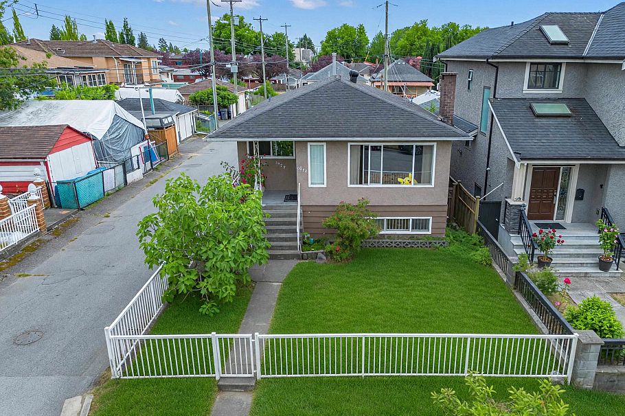1972 E 51st Avenue Vancouver, BC - 26