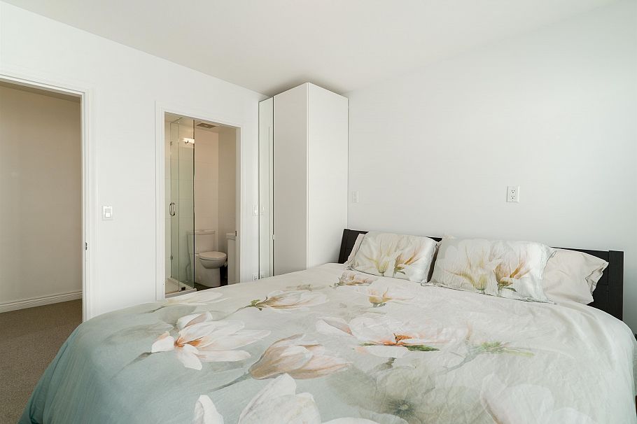 2042 Triumph Street Vancouver, BC - 31