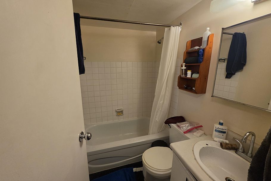 211 1440 E Broadway Vancouver, BC - 7