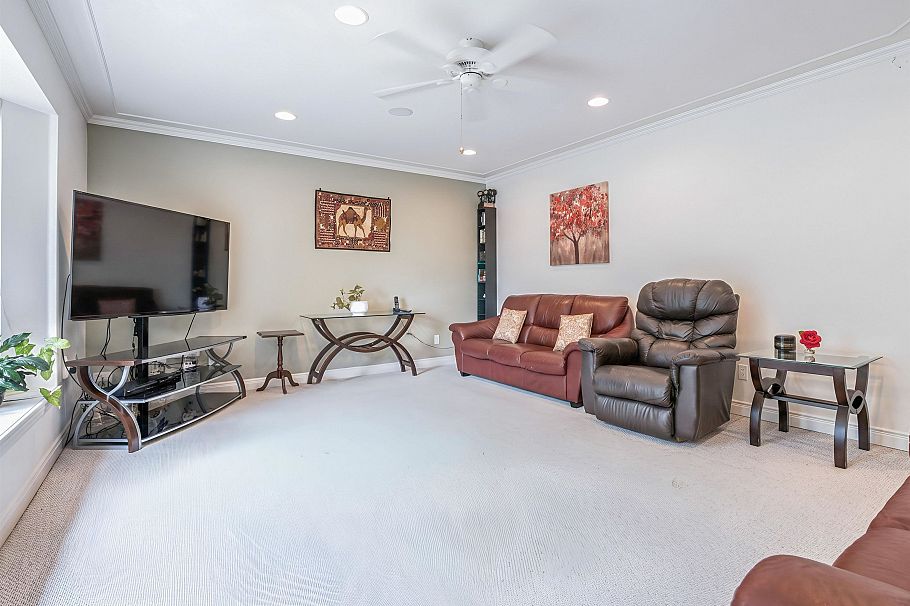 1224 E 14th Street North Vancouver, BC - 10