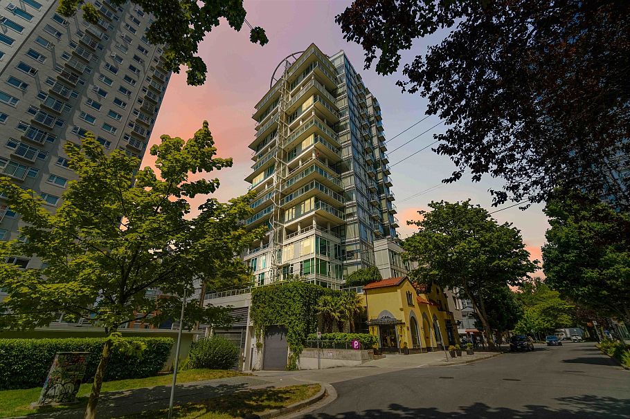 805 1221 Bidwell Street Vancouver, BC - 1
