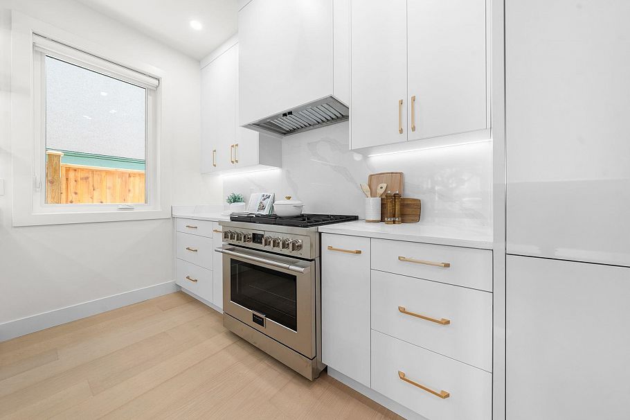 1 1582 E 2nd Avenue Vancouver, BC - 24