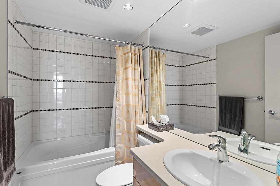 2505 1033 Marinaside Crescent Vancouver, BC - 23