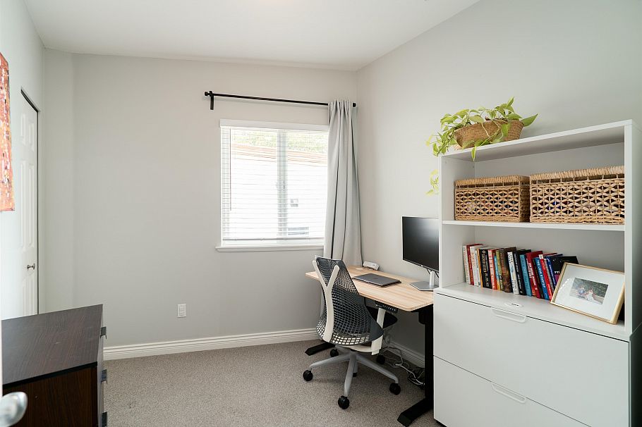 2042 Triumph Street Vancouver, BC - 33