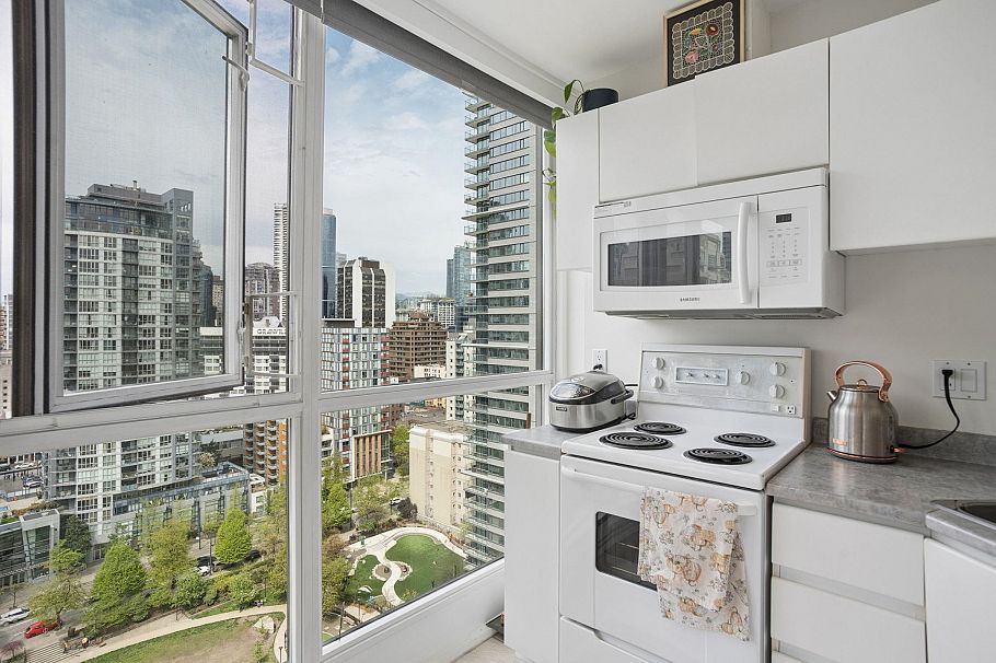 2101 1188 Richards Street Vancouver, BC - 3
