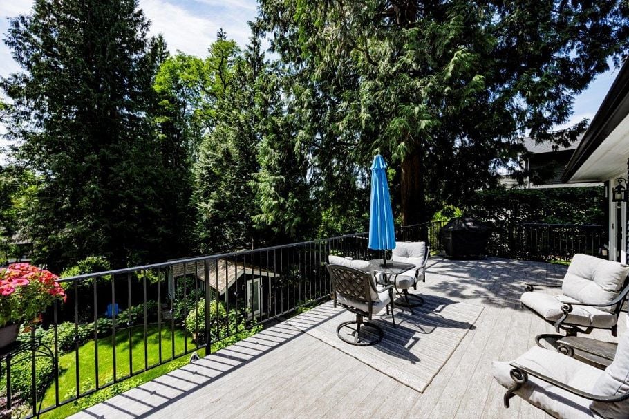 461 E St. James Road North Vancouver, BC - 36