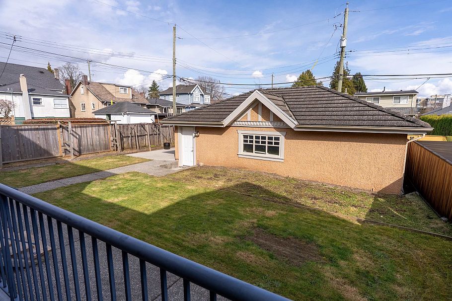 8038 Selkirk Street Vancouver, BC - 26