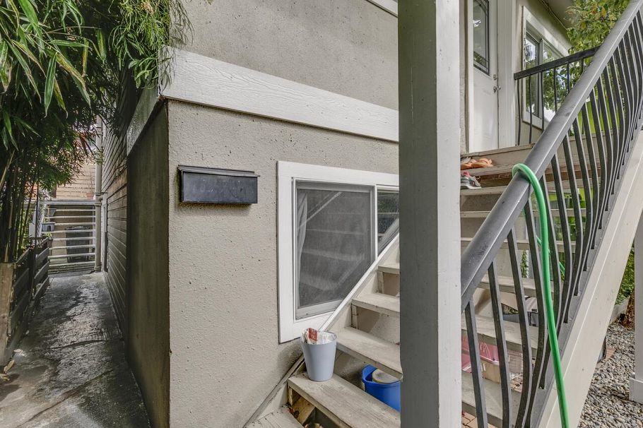 1577 E 26th Avenue Vancouver, BC - 2