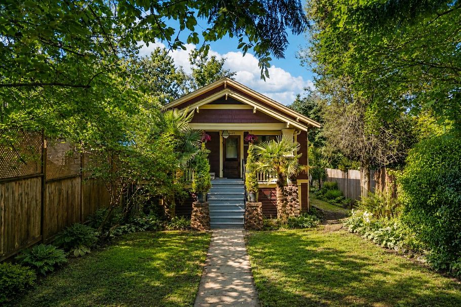 2497 Wall Street Vancouver, BC - 2