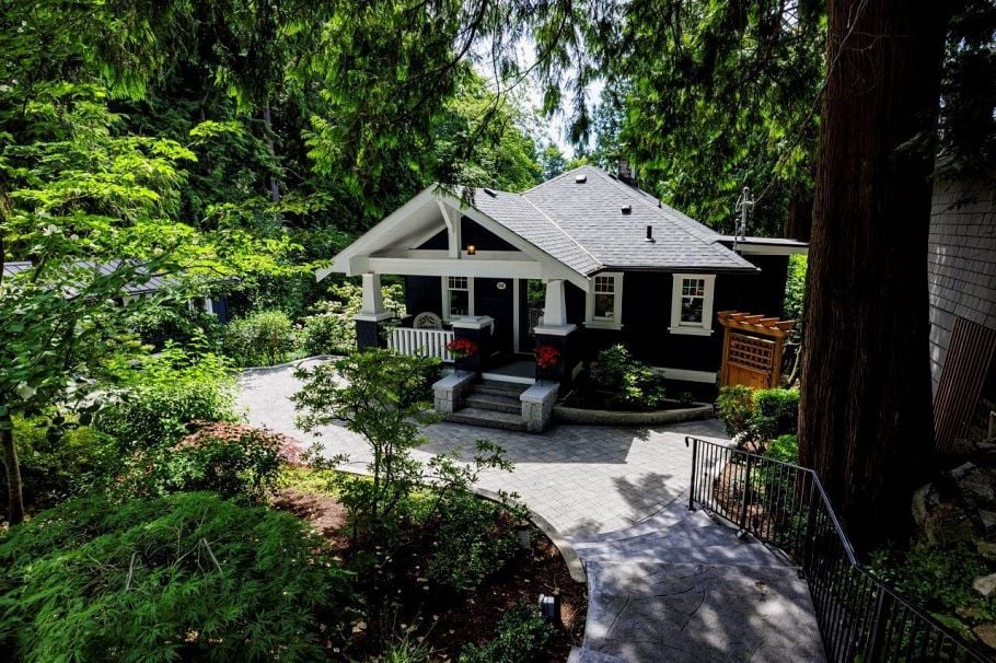 461 E St. James Road North Vancouver, BC - 2